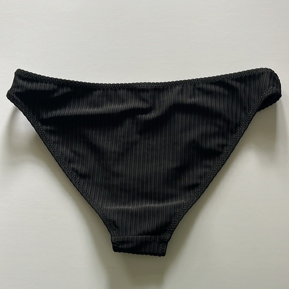 Forever 21 Ribbed Bikini Bottom - Picture 2 of 3